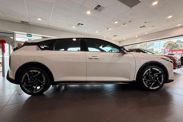 2025 Kia K4 GT-Line CL4m thumb-6