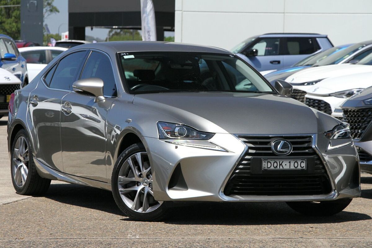 2017 Lexus IS IS200t Luxury ASE30R