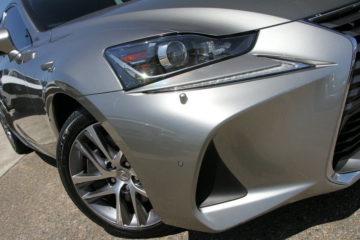 2017 Lexus IS IS200t Luxury ASE30R