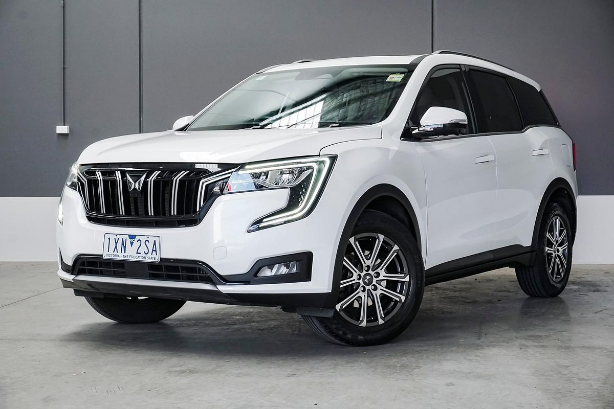 2023 Mahindra XUV700 AX7L