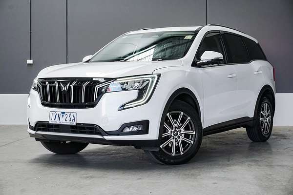 2023 Mahindra XUV700 AX7L