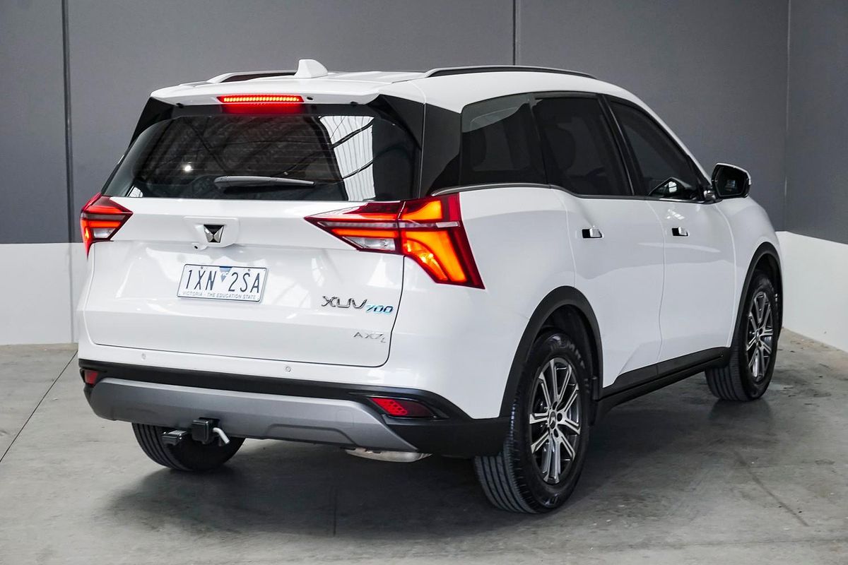2023 Mahindra XUV700 AX7L