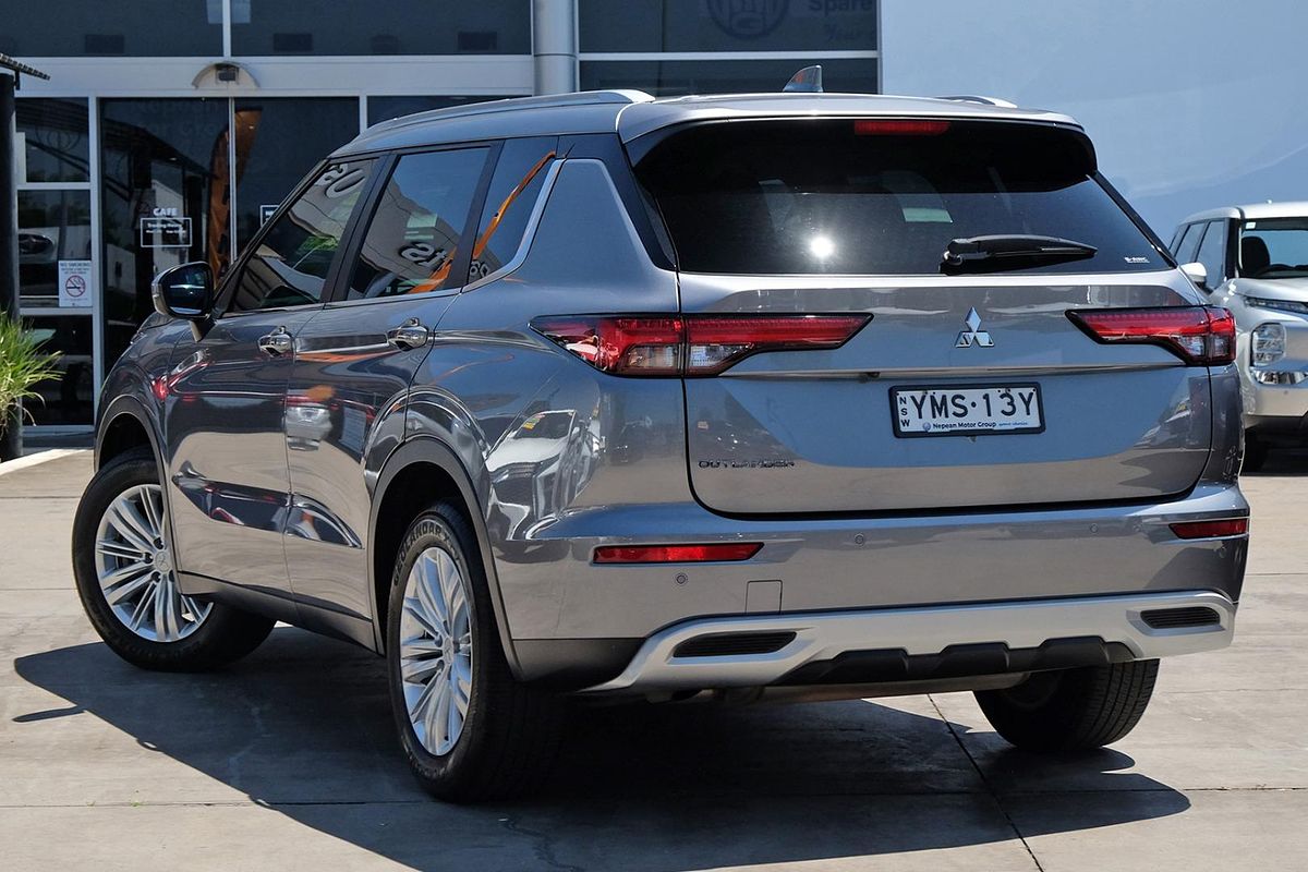 2022 Mitsubishi Outlander LS ZM