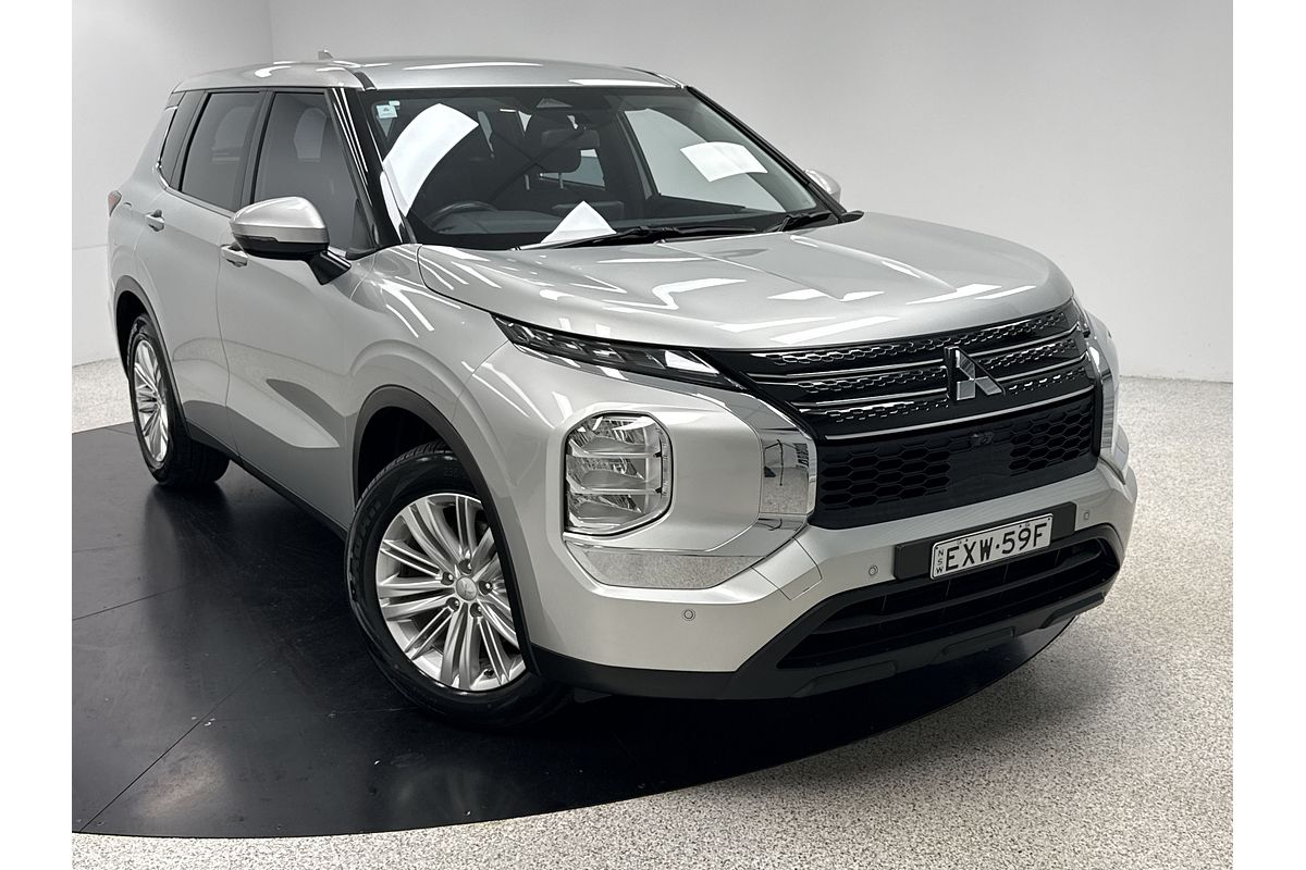 2022 Mitsubishi Outlander ES ZM