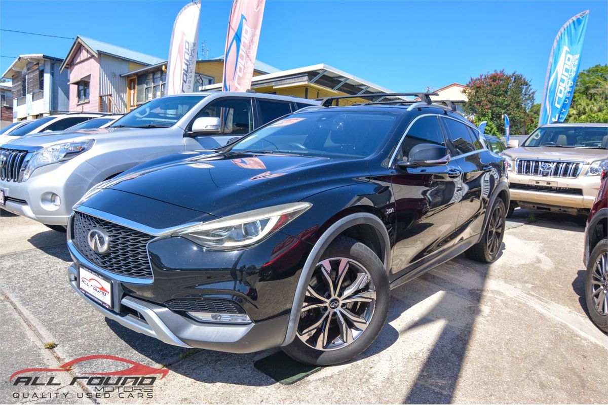 2017 INFINITI QX30 Premium H15