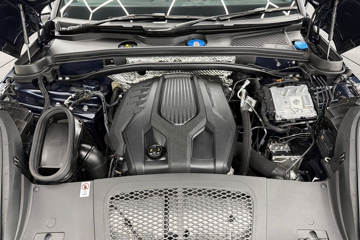 2023 Porsche Macan 95B