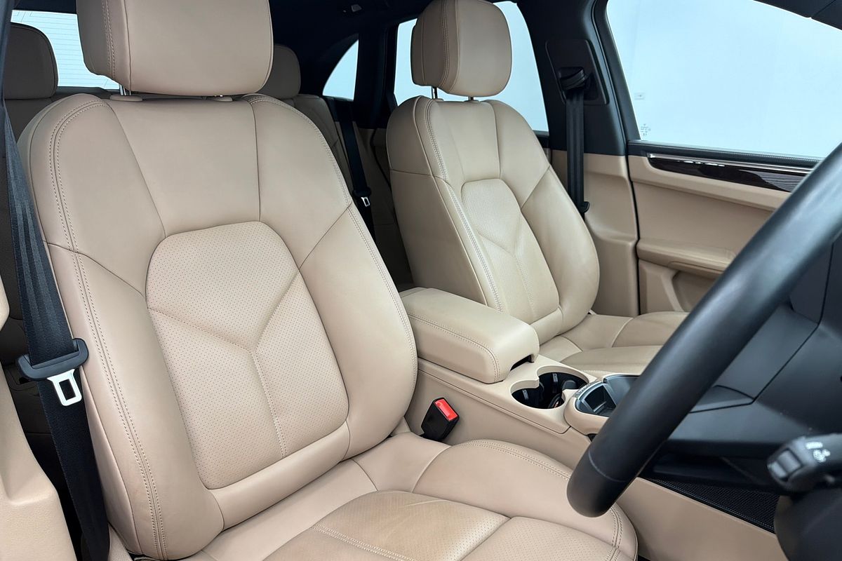 2023 Porsche Macan 95B