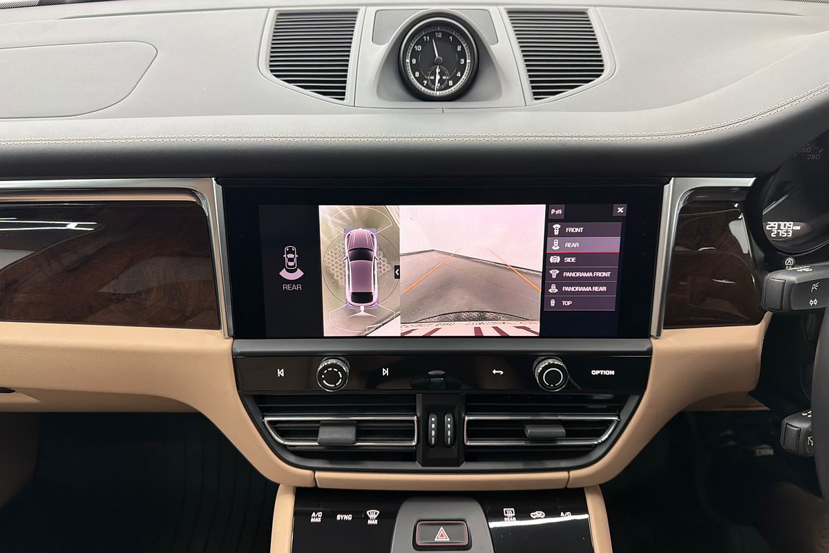 2023 Porsche Macan 95B