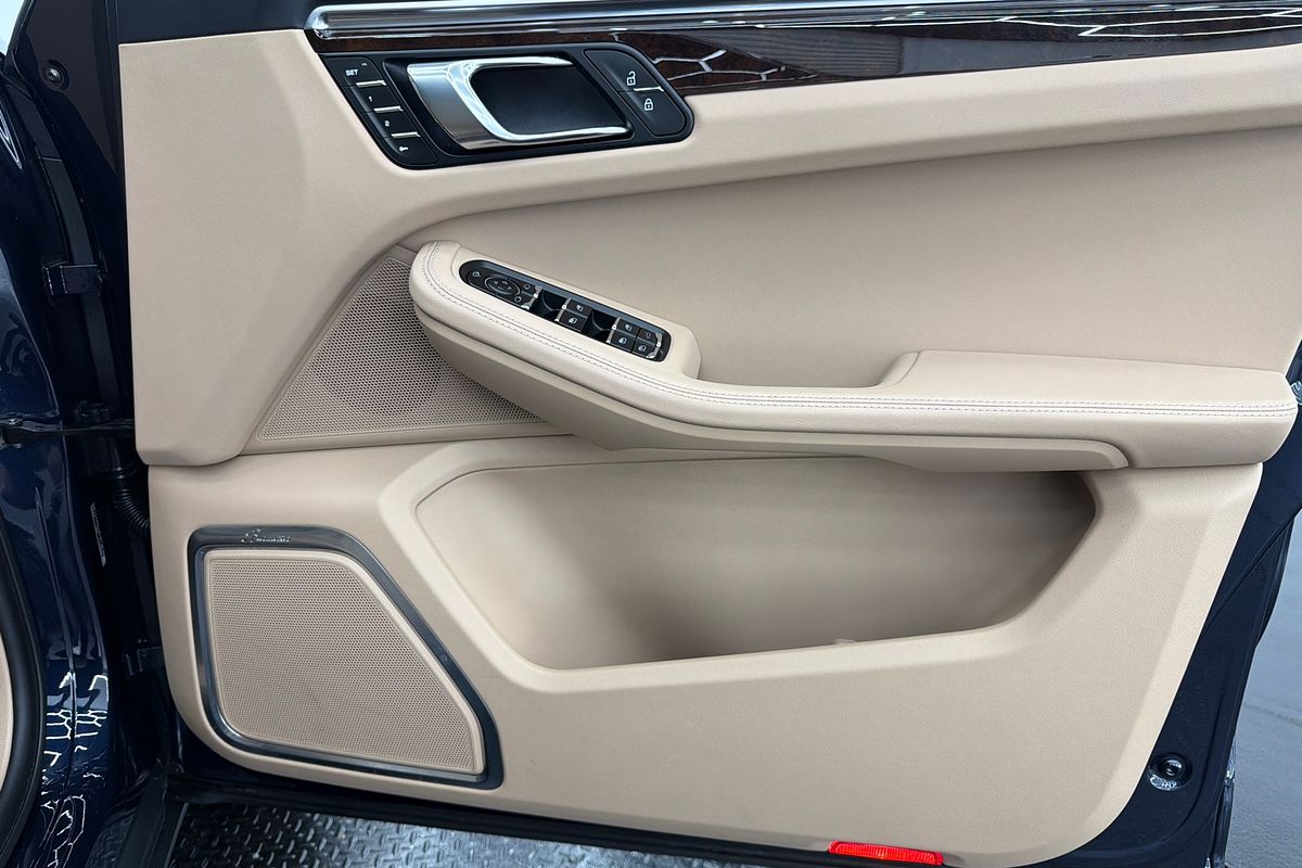 2023 Porsche Macan 95B