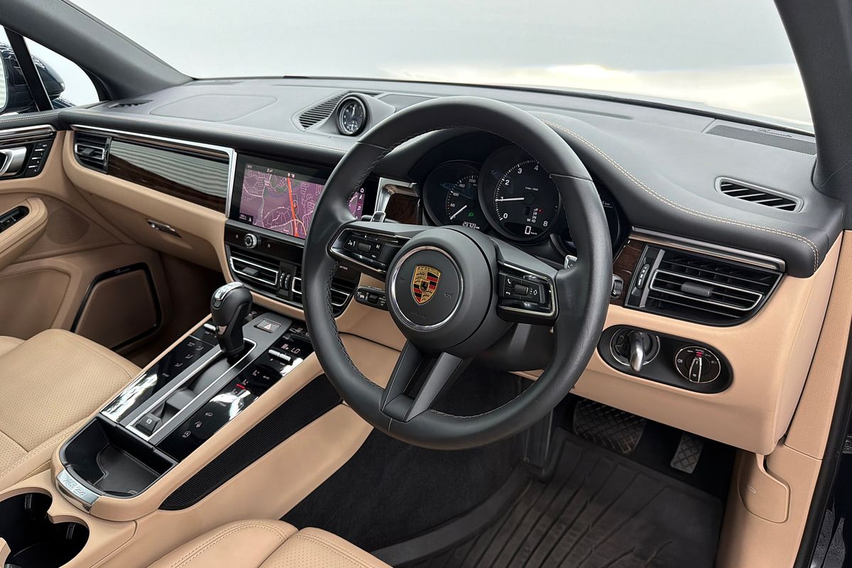 2023 Porsche Macan 95B