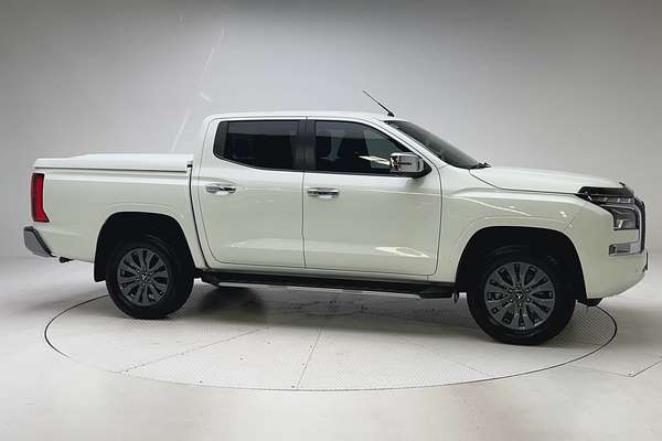 2023 Mitsubishi Triton GLS MV 4X4 thumb-3