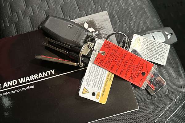 2023 Mitsubishi Triton GLS MV 4X4 thumb-22