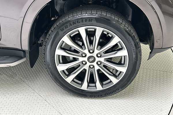 2024 Ford Everest Platinum 3.0L thumb-9