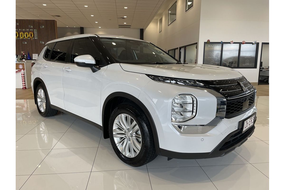 2022 Mitsubishi Outlander ES ZM