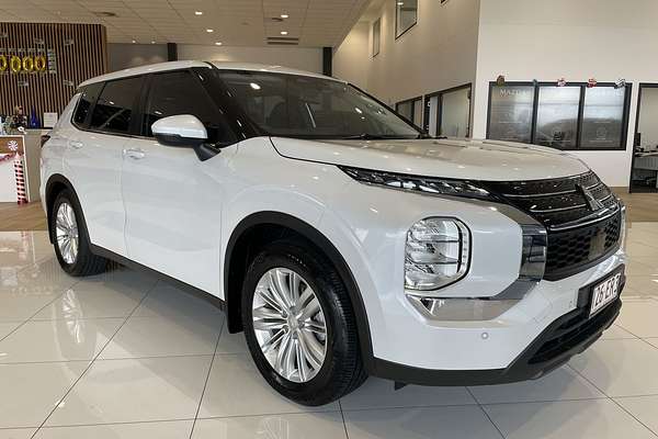 2022 Mitsubishi Outlander ES ZM