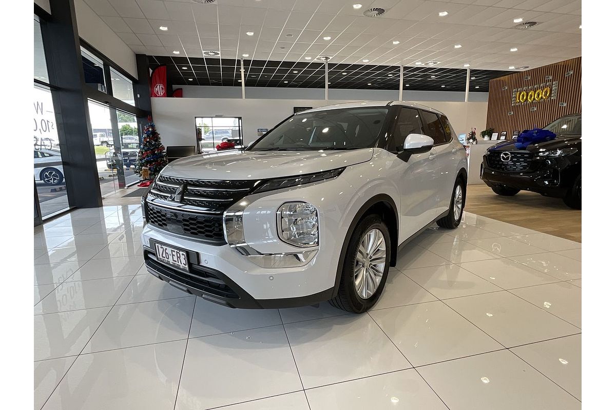 2022 Mitsubishi Outlander ES ZM