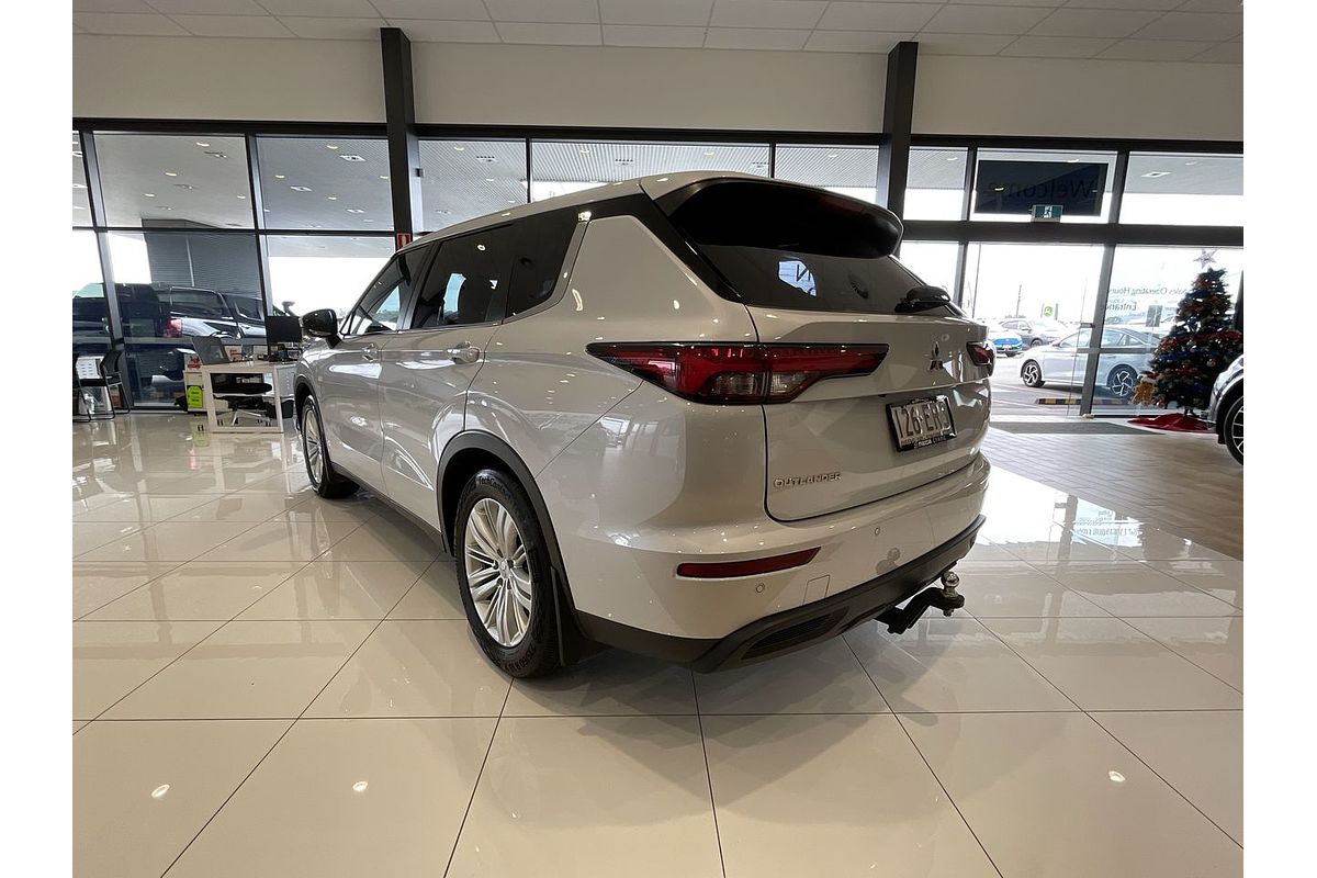 2022 Mitsubishi Outlander ES ZM