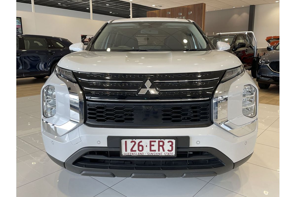 2022 Mitsubishi Outlander ES ZM