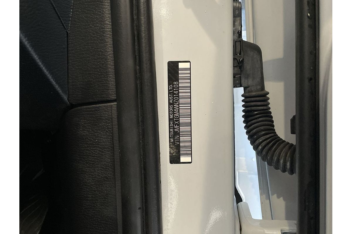 2022 Mitsubishi Outlander ES ZM