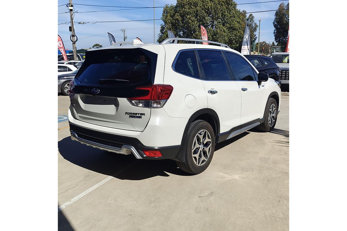 2022 Subaru Forester Hybrid L S5