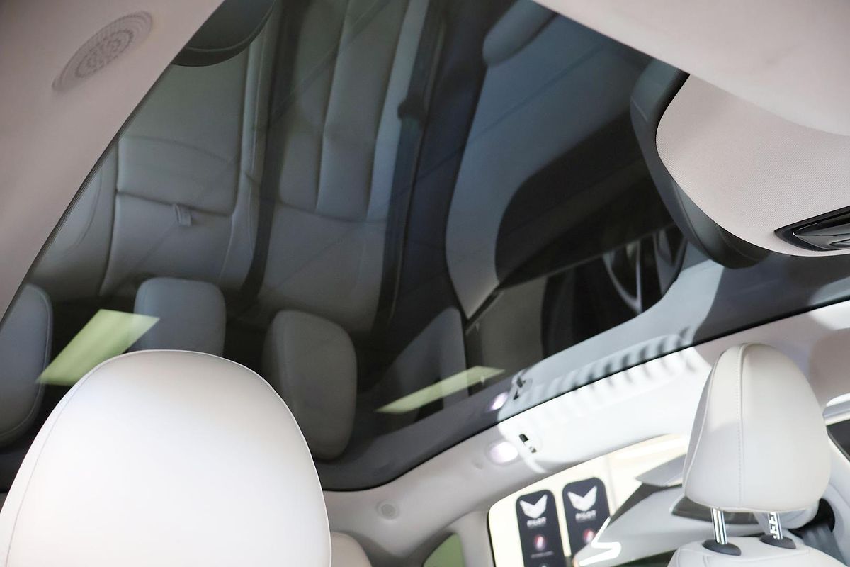 2025 MG IM5 Premium P12L