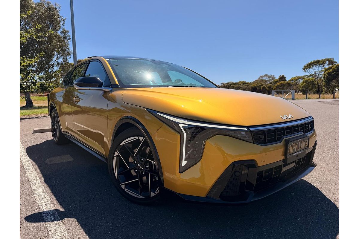 2025 Kia K4 GT-Line CL4m