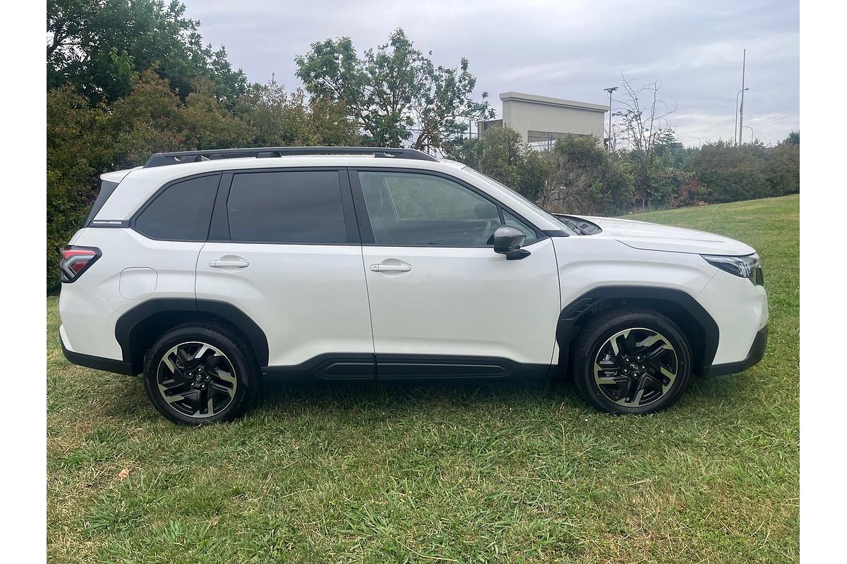 2025 Subaru Forester Premium S6