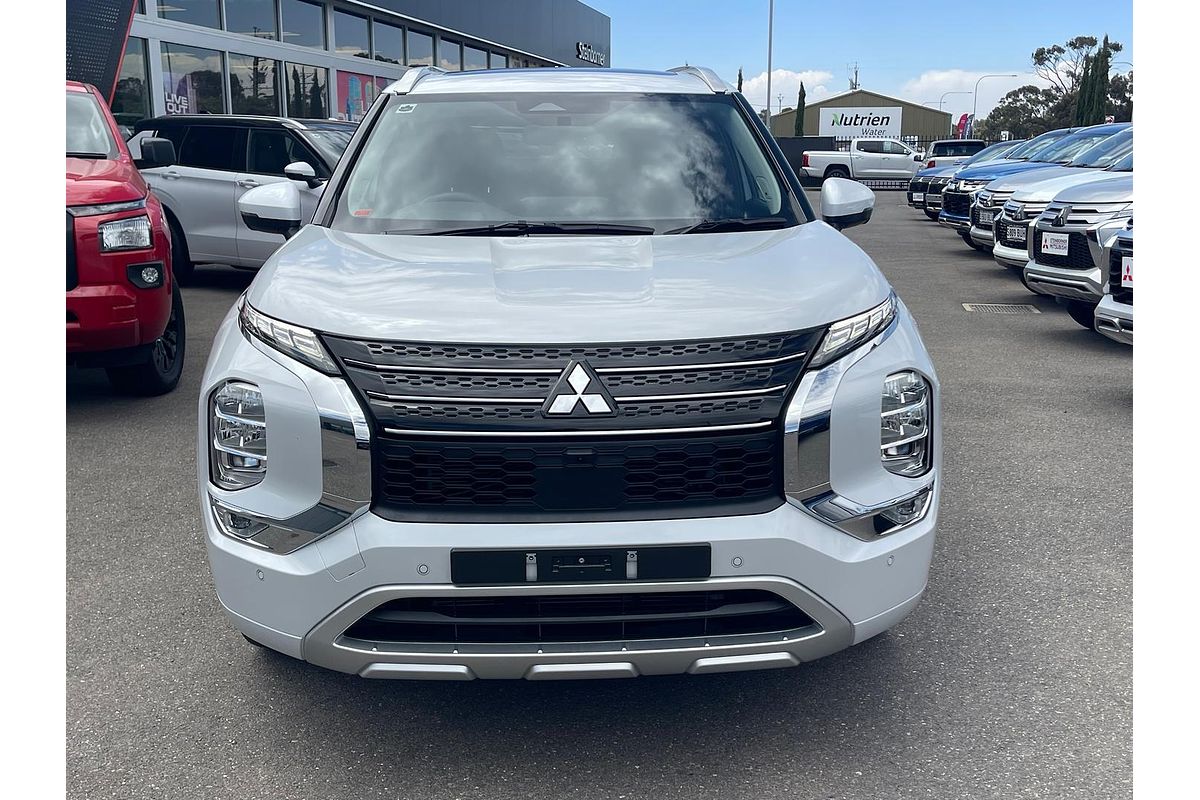 2024 Mitsubishi Outlander Exceed ZM