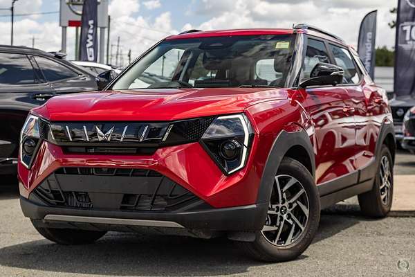 2025 Mahindra XUV3XO AX5L