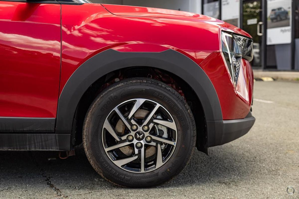 2025 Mahindra XUV3XO AX5L