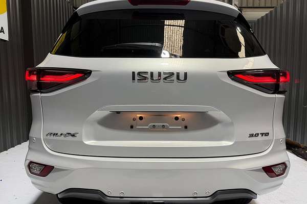 2023 Isuzu MU-X LS-T thumb-9
