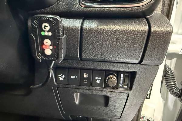 2023 Isuzu MU-X LS-T thumb-18