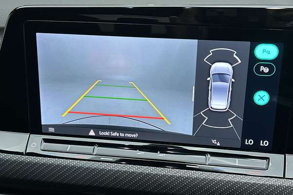 2023 Volkswagen Golf 110TSI R-Line 8 thumb-15