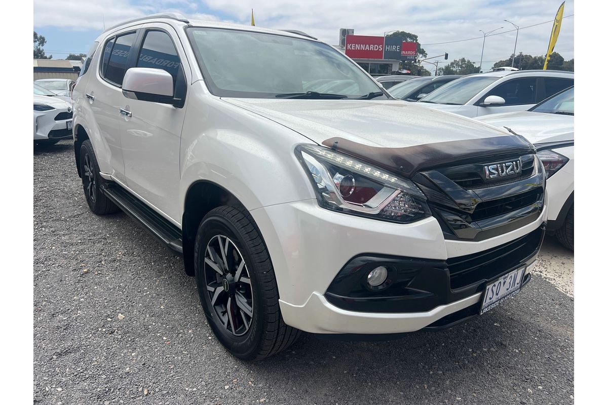 2020 Isuzu MU-X Onyx Edition