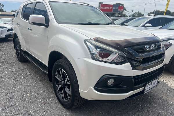 2020 Isuzu MU-X Onyx Edition