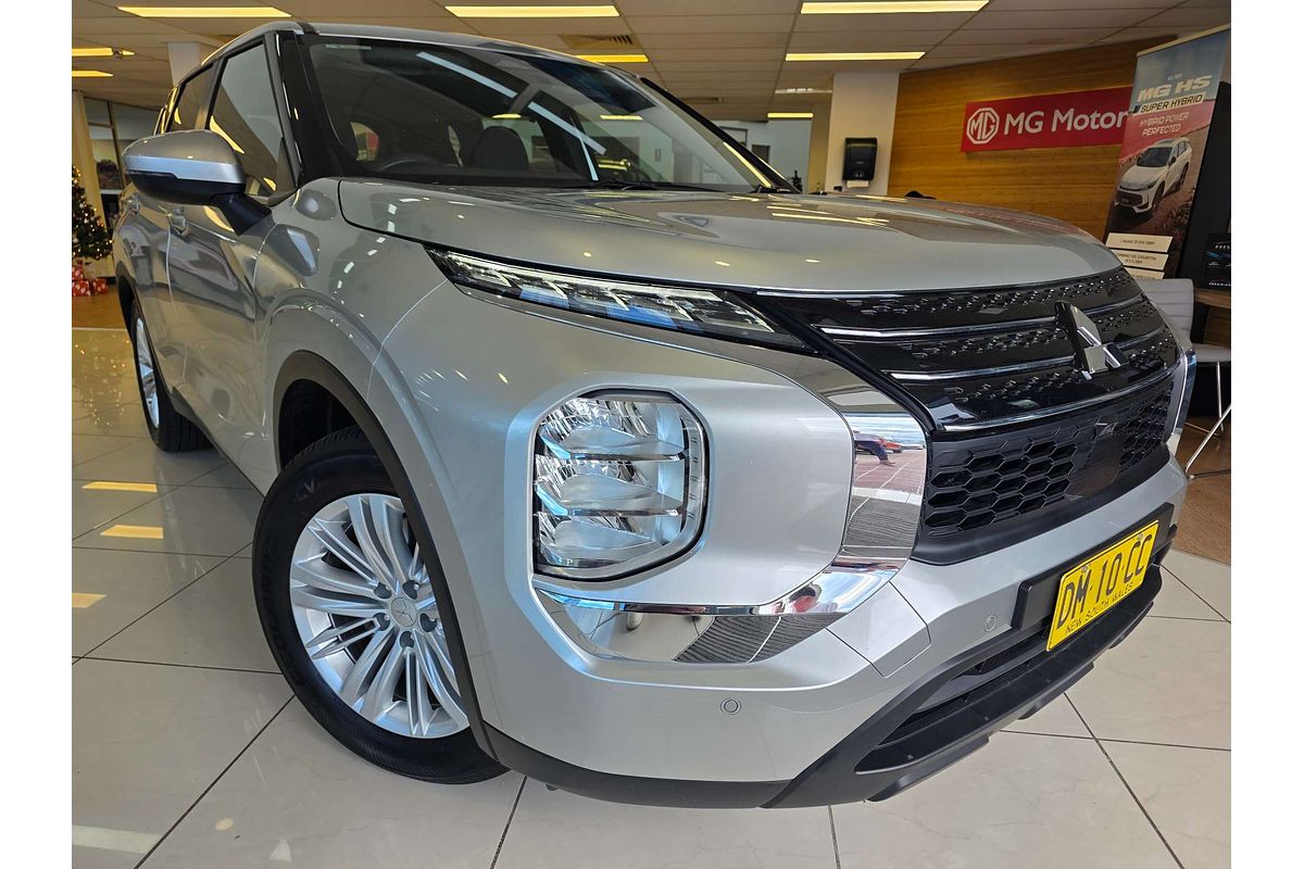 2024 Mitsubishi Outlander ES ZM