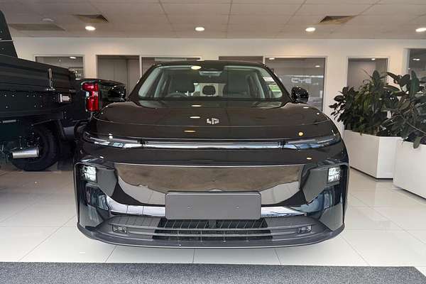 2025 Leapmotor B10 Design LR A12