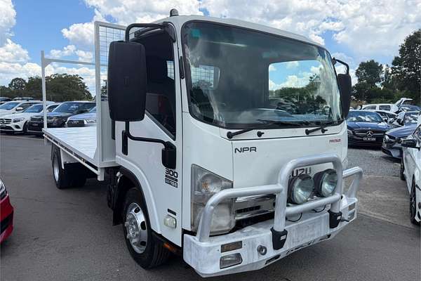 2012 Isuzu N Series NPR 200/275 4x2 MWB