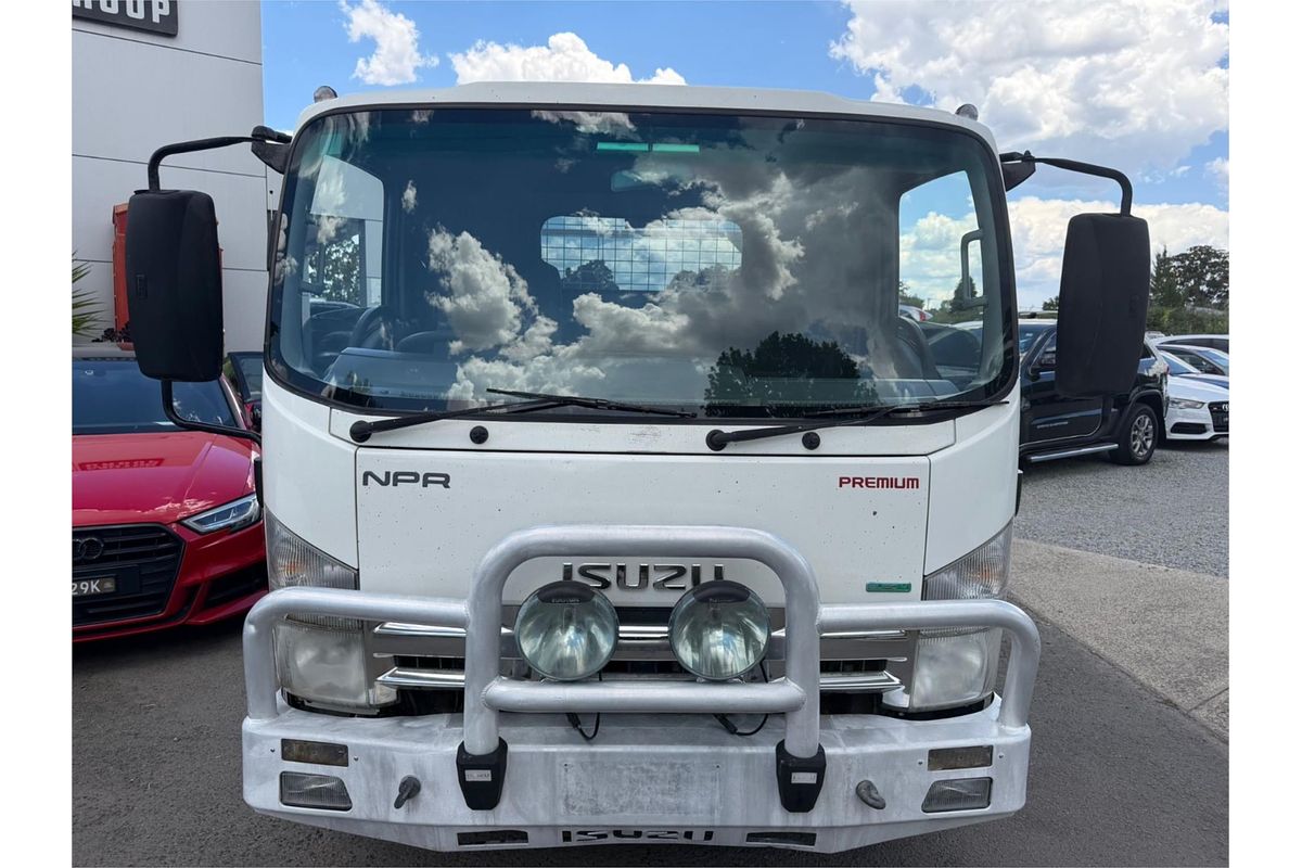 2012 Isuzu N Series NPR 200/275 4x2 MWB