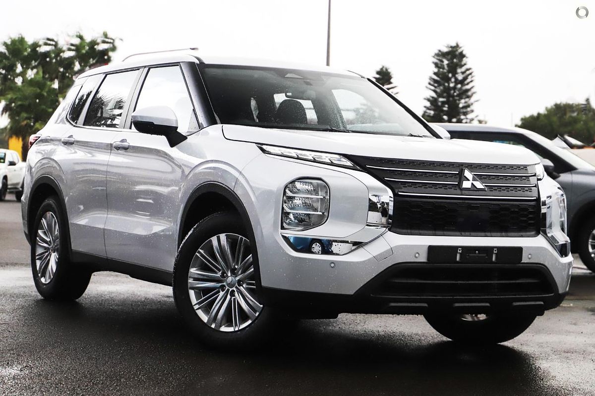 2022 Mitsubishi Outlander ES ZM