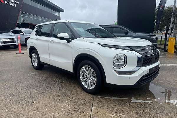 2022 Mitsubishi Outlander ES ZM