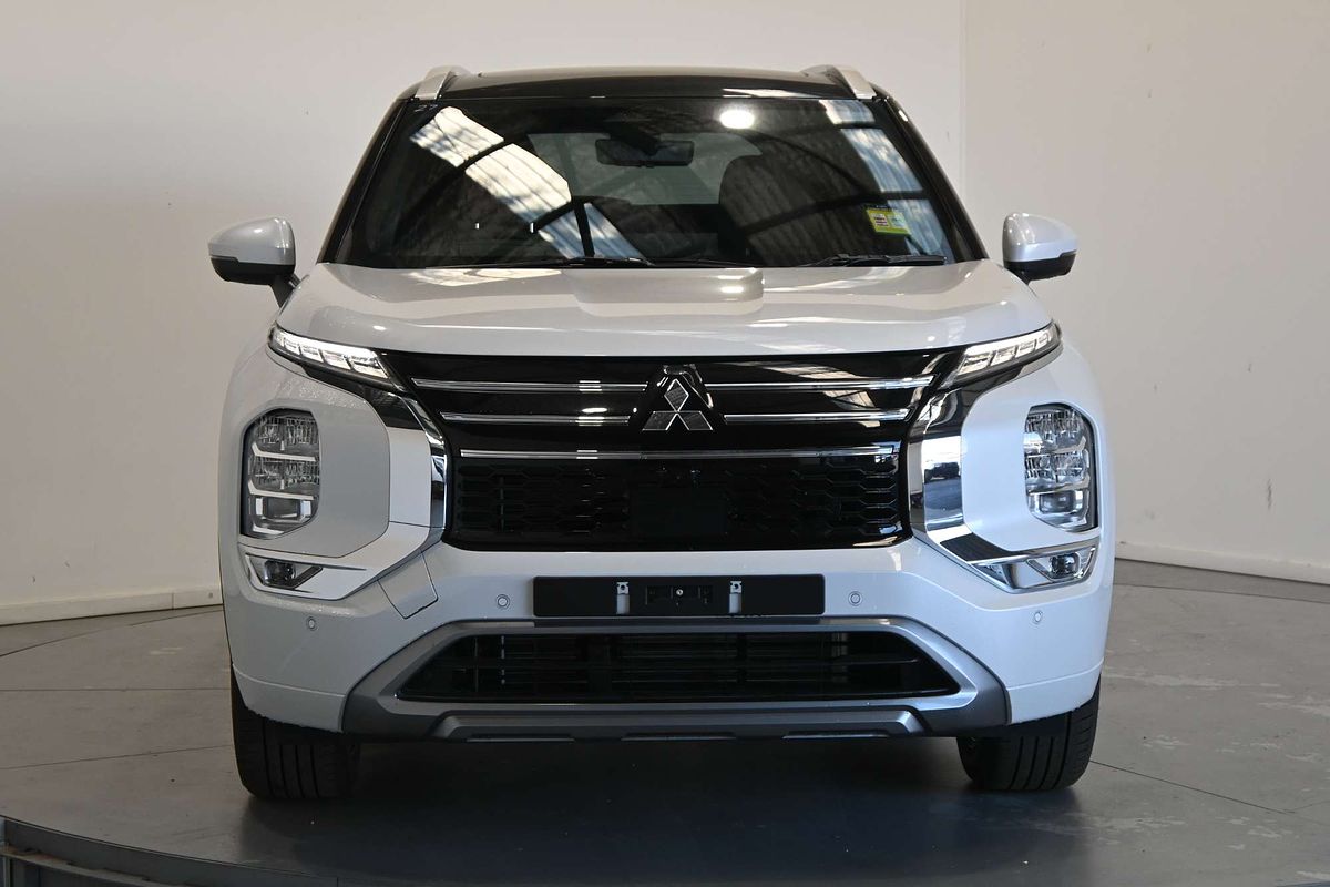 2025 Mitsubishi Outlander Exceed Tourer ZM