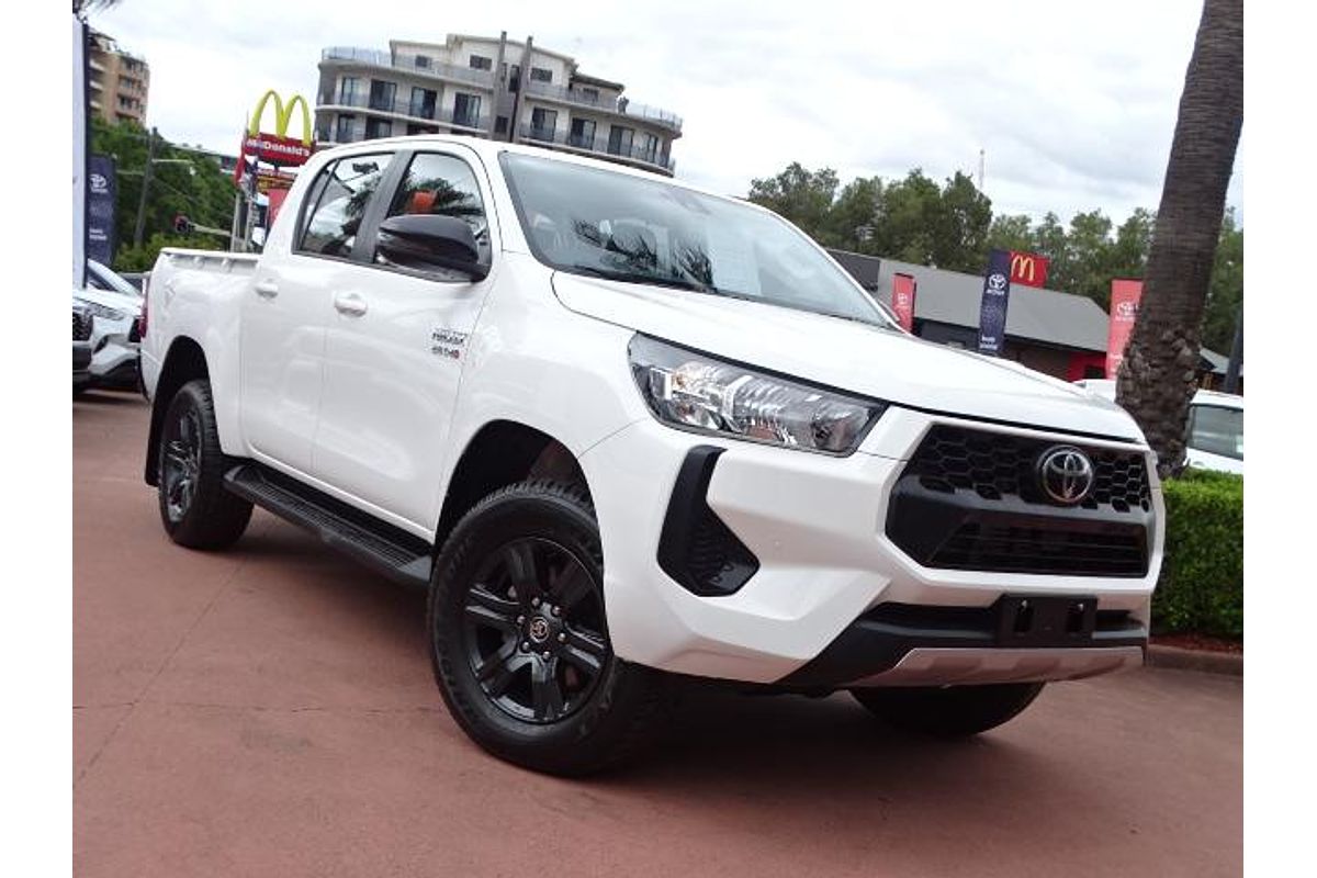 2025 Toyota Hilux SR 48V GUN126R 4X4