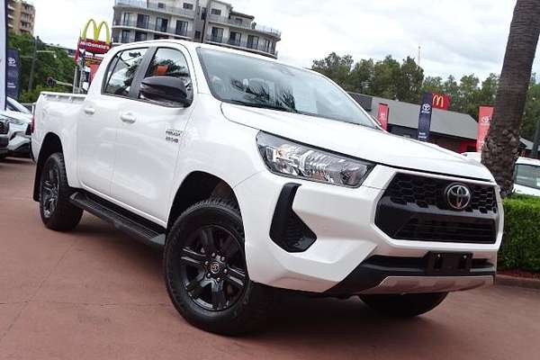 2025 Toyota Hilux SR 48V GUN126R 4X4