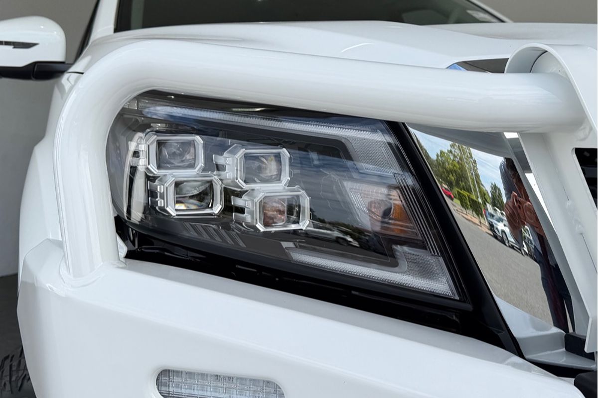 2025 Nissan Navara ST D23 4X4