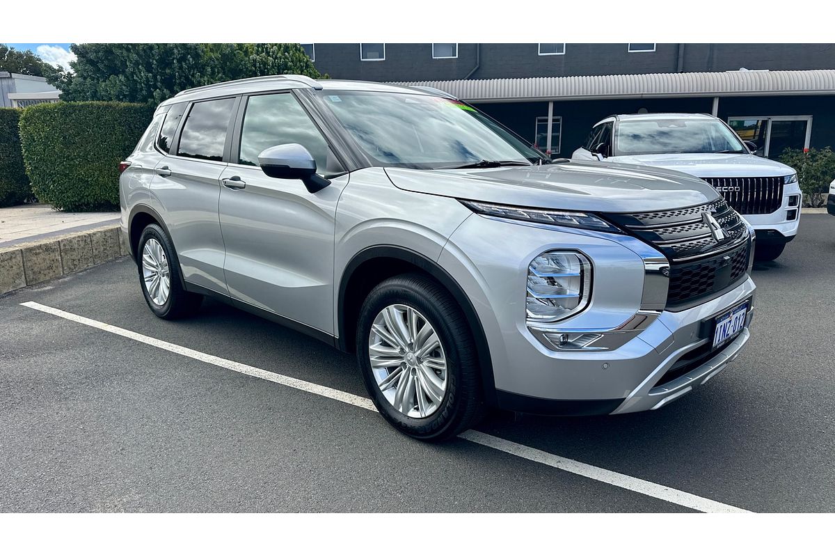 2025 Mitsubishi Outlander LS ZM