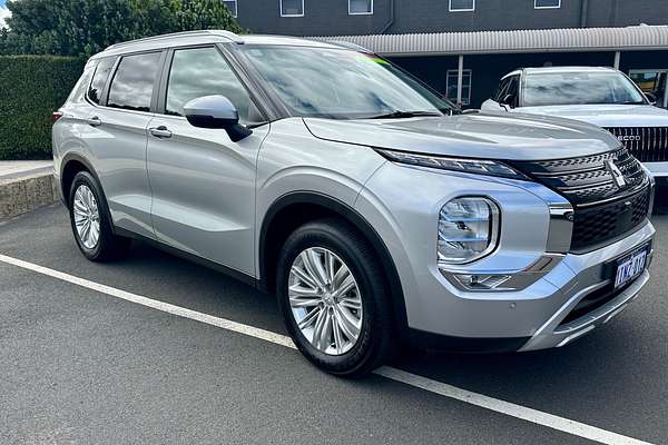 2025 Mitsubishi Outlander LS ZM