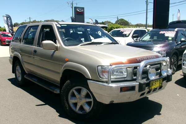 2002 Nissan Pathfinder ST WX II