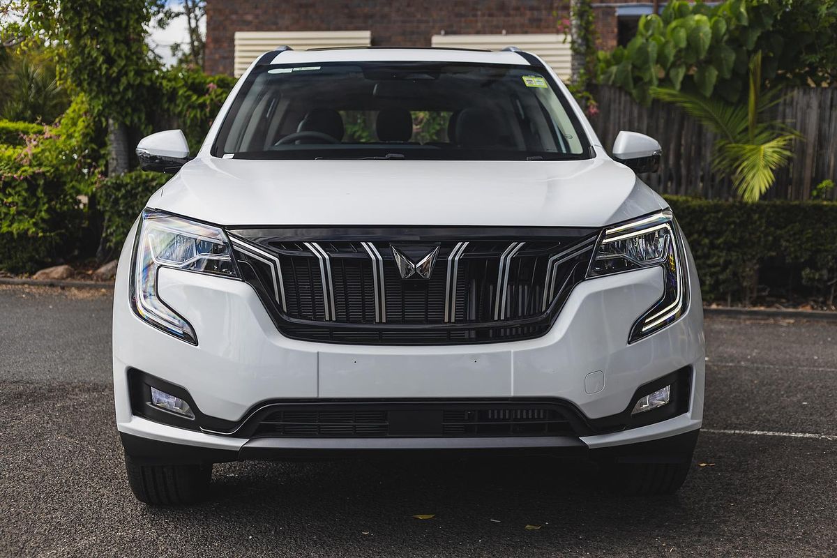 2025 Mahindra XUV700 AX7L