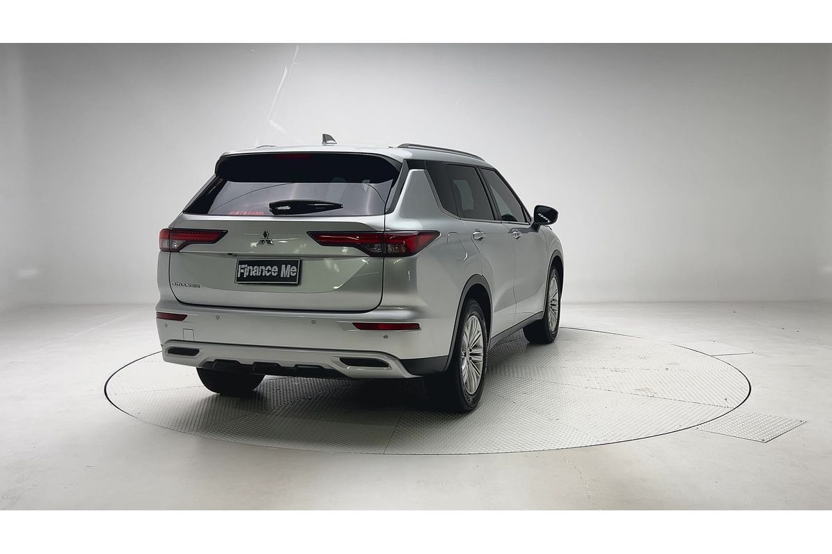 2024 Mitsubishi Outlander LS ZM